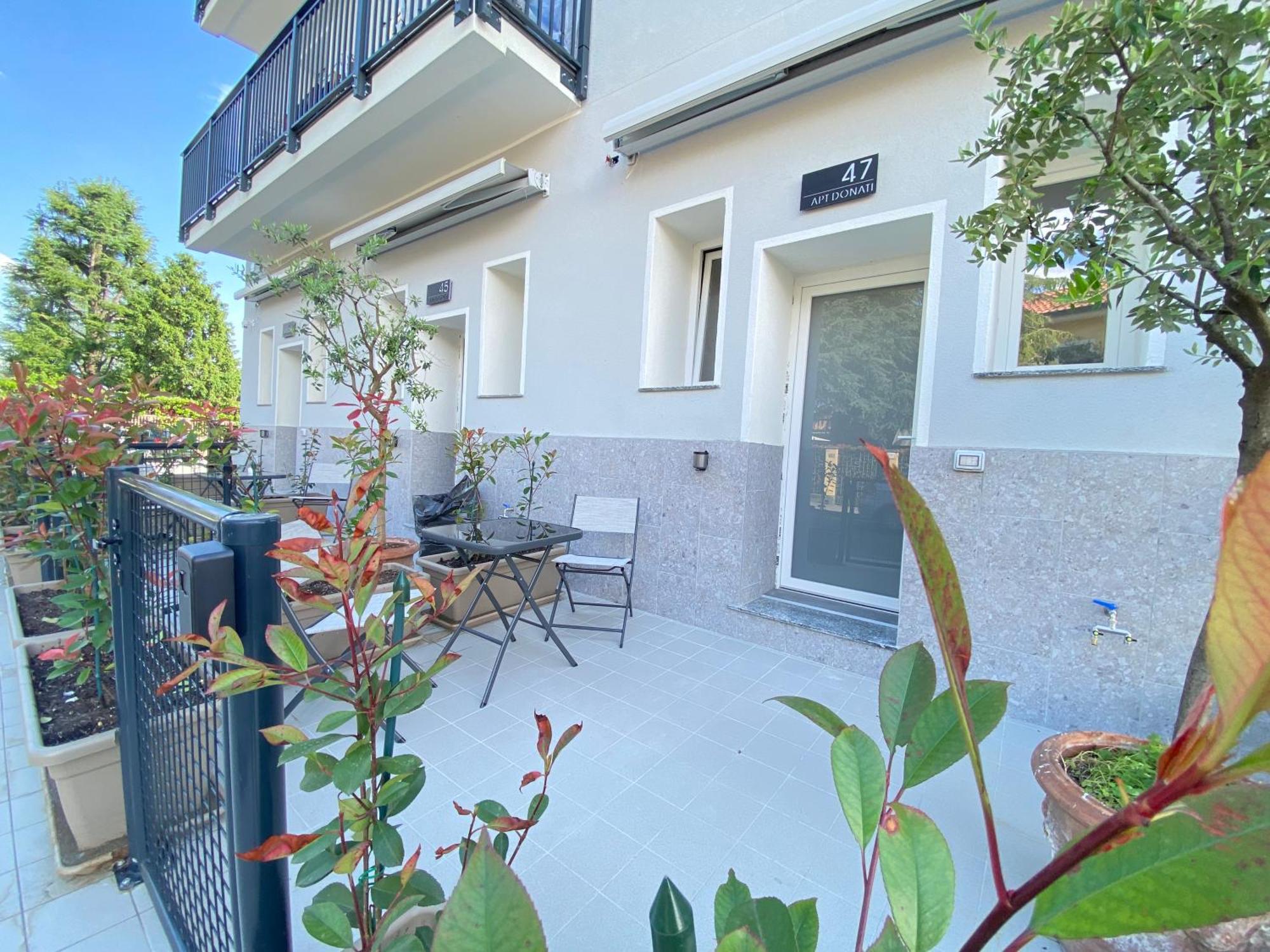 Apt Donati Home, Modernita E Comfort Con Parcheggio Gratuito Privato E Spazio Esterno Privato カッサーノ・ダッダ エクステリア 写真