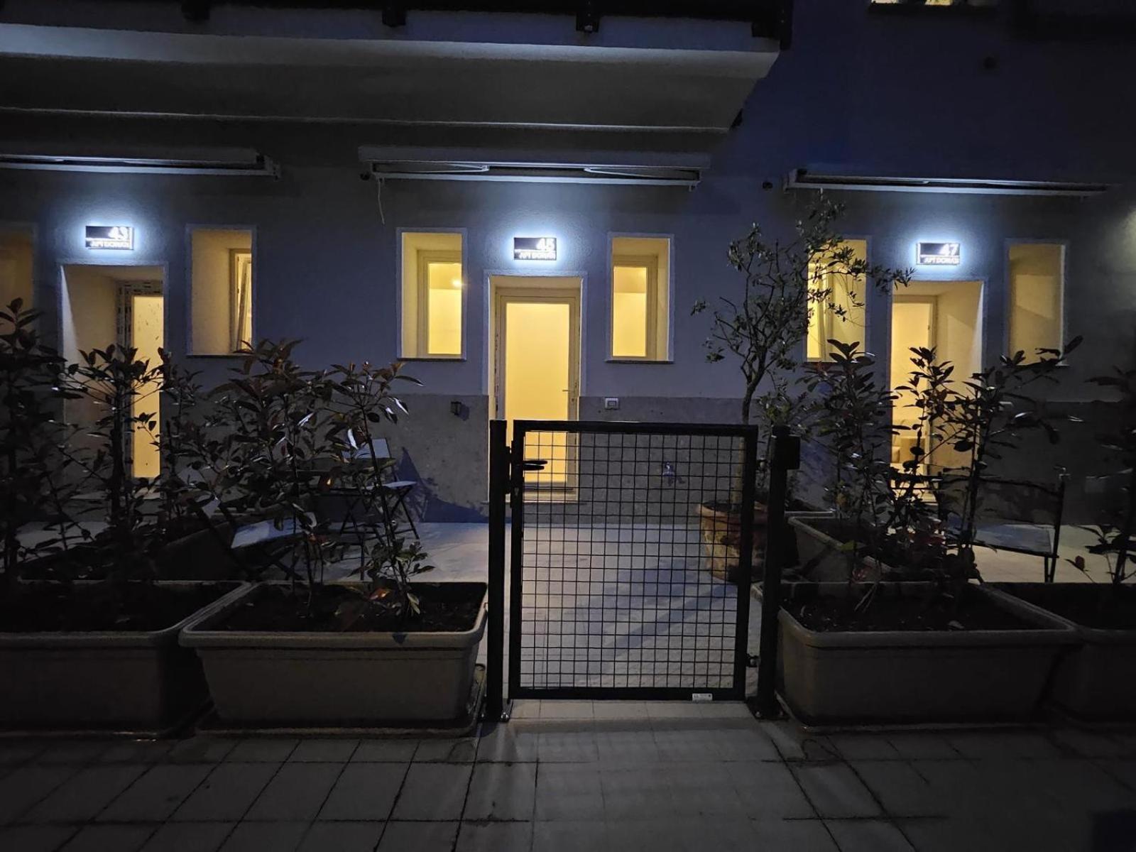 Apt Donati Home, Modernita E Comfort Con Parcheggio Gratuito Privato E Spazio Esterno Privato カッサーノ・ダッダ 部屋 写真